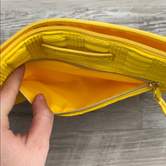 Elizabeth Arden Yellow Handbag - Picture 3 of 6